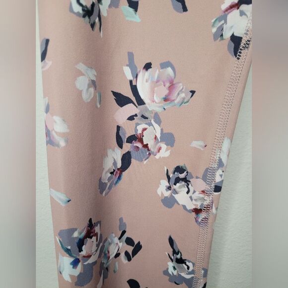 Beyond Yoga Floral Pink Leggings Size Small - Picture 3 of 6